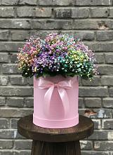 Композиция Яркие эмоции в Майский Тульская область Цветочная композиция из Гипсофила и Розы в шляпной коробке в Майский Тульская область