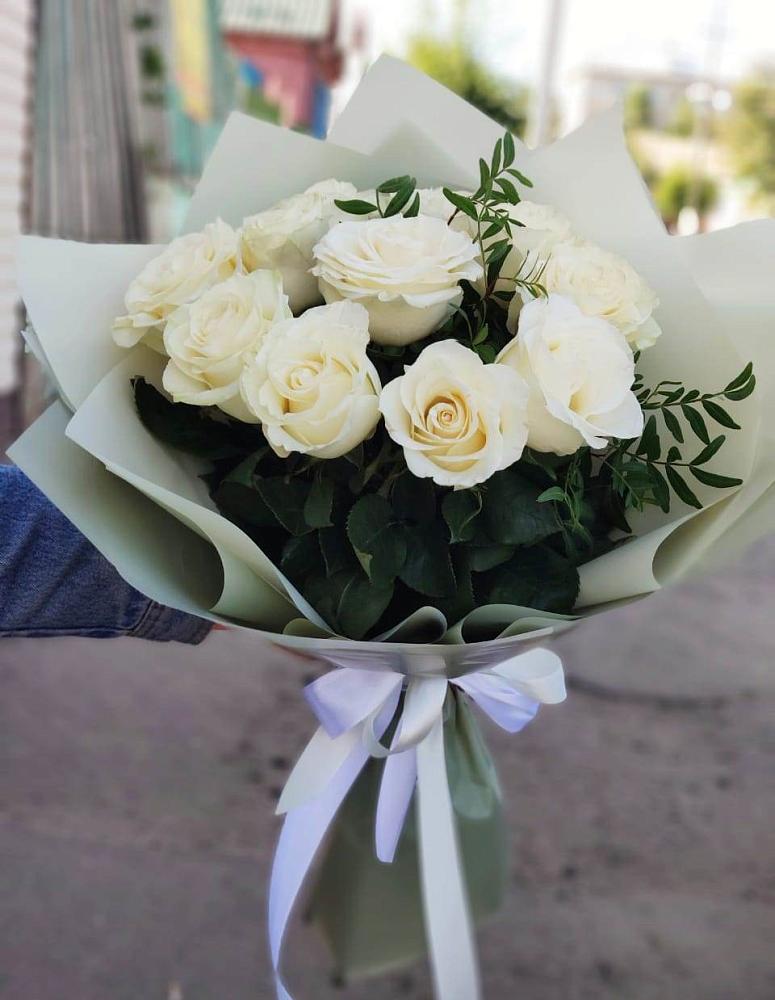 Белые розы Проуд в Майский Тульская область Букет Белые розы Проуд в Майский Тульская область