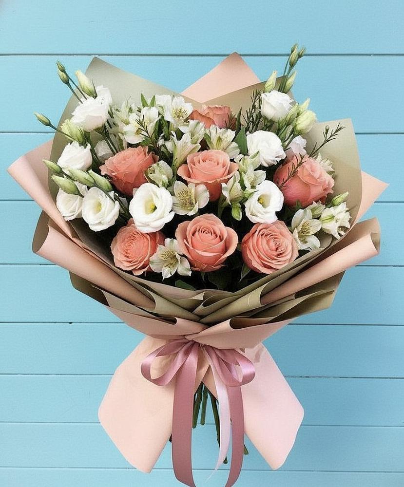 Букет олимп в Майский Тульская область Букет цветов из: Розы, Альстромерии и Лизиантусы в Майский Тульская область