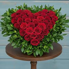 Композиция Сердце в любви в Майский Тульская область Цветочная композиция из Розы в виде сердца в Майский Тульская область