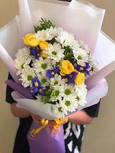 Букет цветов из:  Ирисы, Хризантемы и Розы #REPLACE_PRED# Майский Тульская область