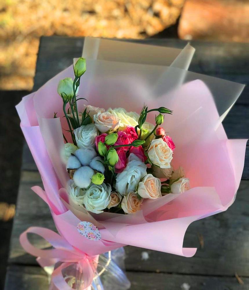 Букет цветов из: Розы и Лизиантусы в Майский Тульская область