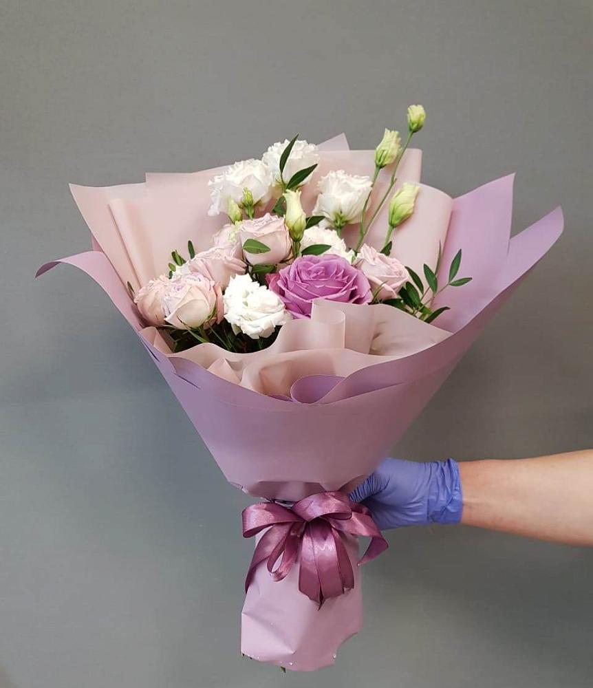Букет Легкое дыхание в Майский Тульская область Букет цветов из: Розы и Лизиантусы в Майский Тульская область