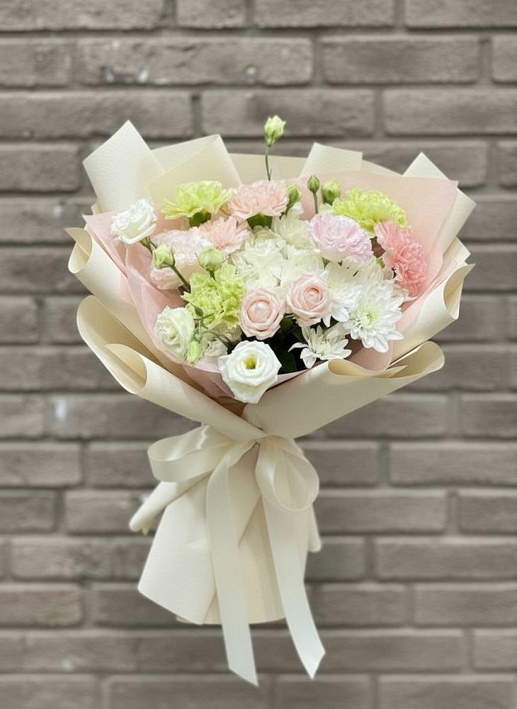 Букет Трепет мечты в Майский Тульская область Букет цветов из: Гвоздики, Розы, Лизиантусы и Хризантемы в Майский Тульская область