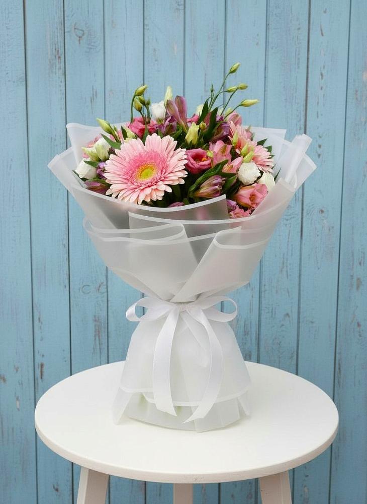 Букет прохладный бриз в Майский Тульская область Букет цветов из: Герберы, Альстромерии и Лизиантусы в Майский Тульская область