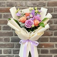 Букет цветов из:  Лизиантусы и Розы #REPLACE_PRED# Майский Тульская область