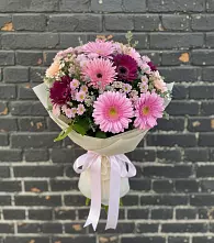 Букет яркие краски в Майский Тульская область Букет цветов из:  Герберы и Хризантемы в Майский Тульская область