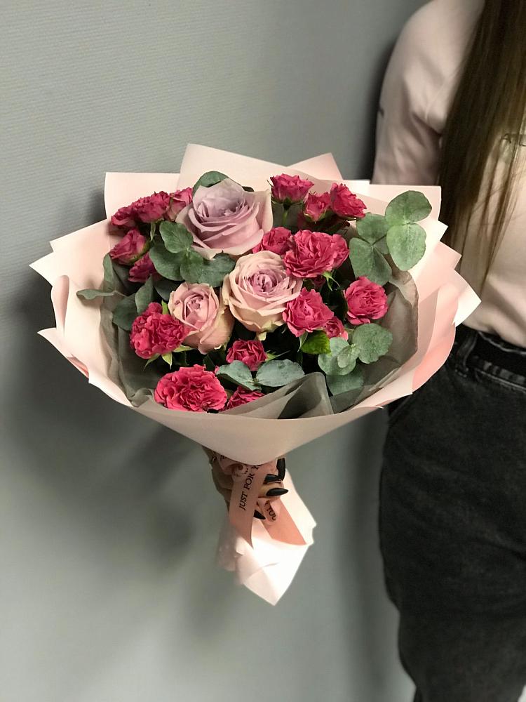 Букет восхищение в Майский Тульская область Букет цветов из: Гвоздики и Розы в Майский Тульская область