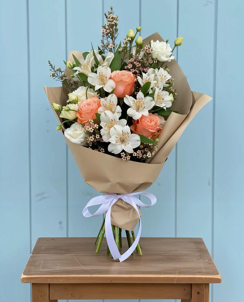 Букет яркий комплимент в Майский Тульская область Букет цветов из: Альстромерии, Лизиантусы, Розы и Хризантемы в Майский Тульская область